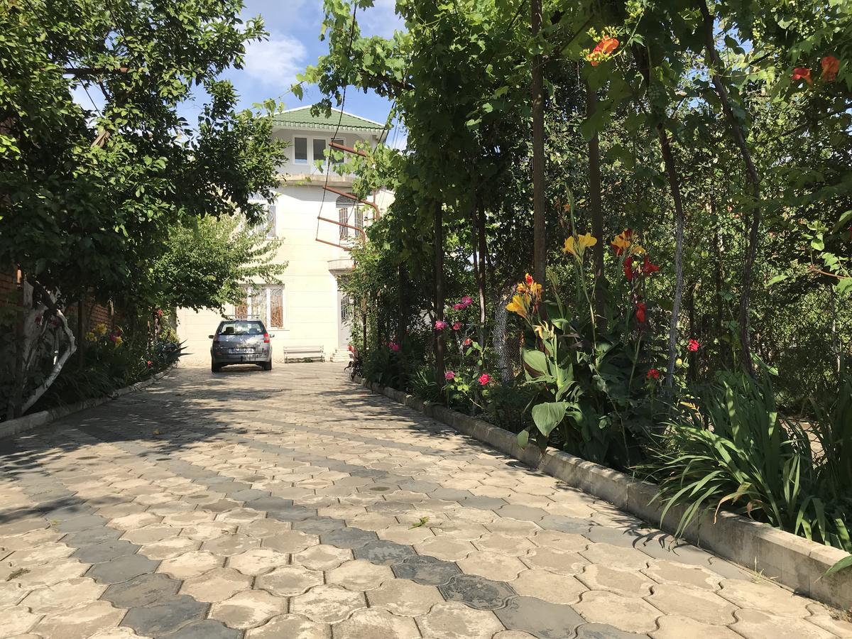 Bajo Guest House Kutaisi Exterior photo