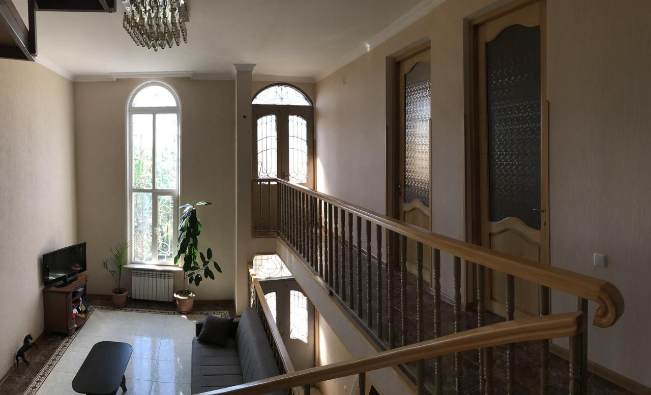 Bajo Guest House Kutaisi Exterior photo